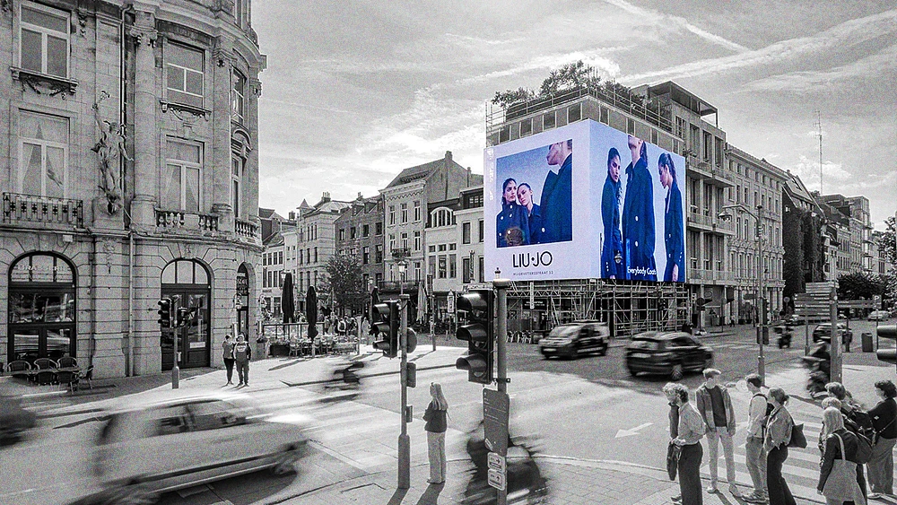 As Digital-Native Brands Move Outdoors, OOH Hits Its Measurable Moment